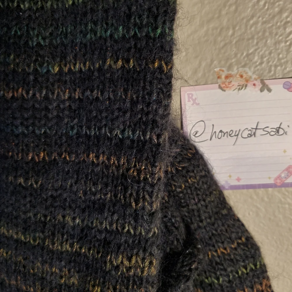 Hand Knit Bolero Shrug - Picture 2 of 5
